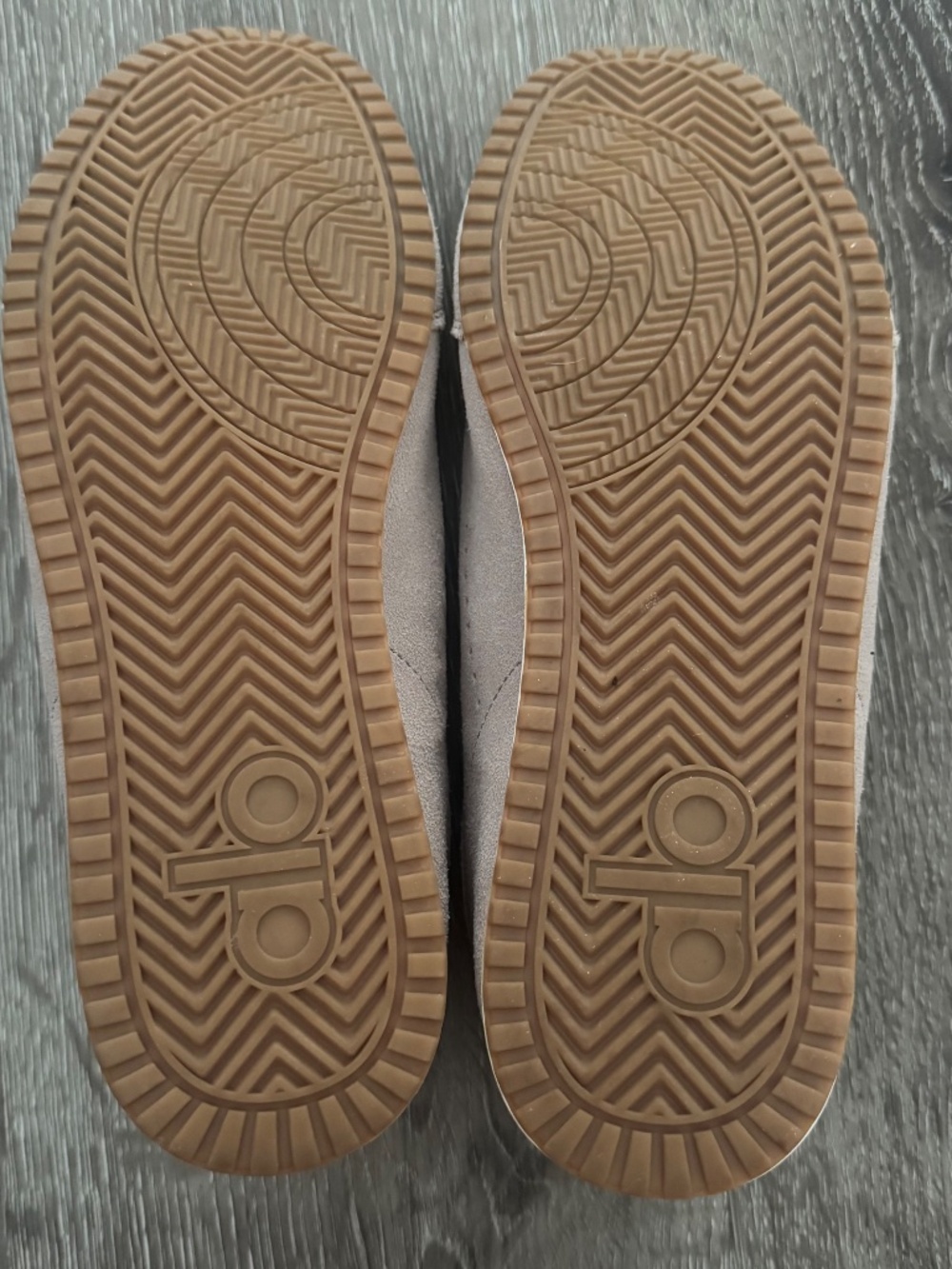 Alo Sunset Sneaker 9 - Picture 5 of 8
